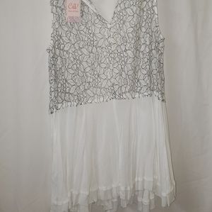 Chelsea & Violet  Blouse